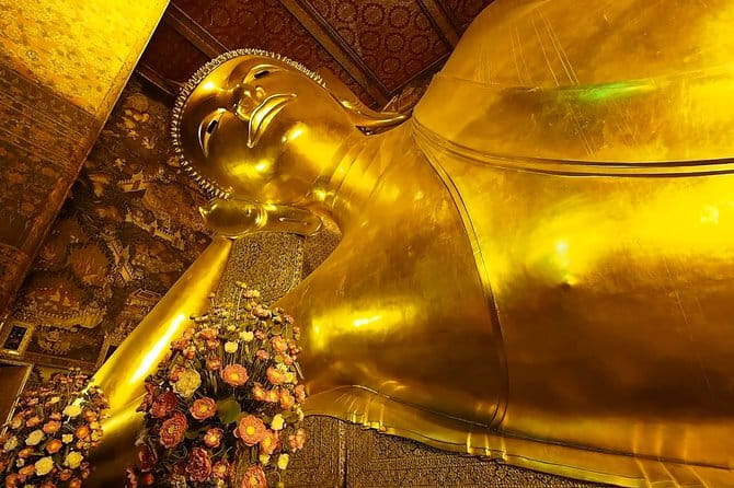 Bangkok Half Day Guided Tour: Grand Palace, Wat Arun & Wat Pho - Meeting at Saphan Taksin and Getting Around Smoothly