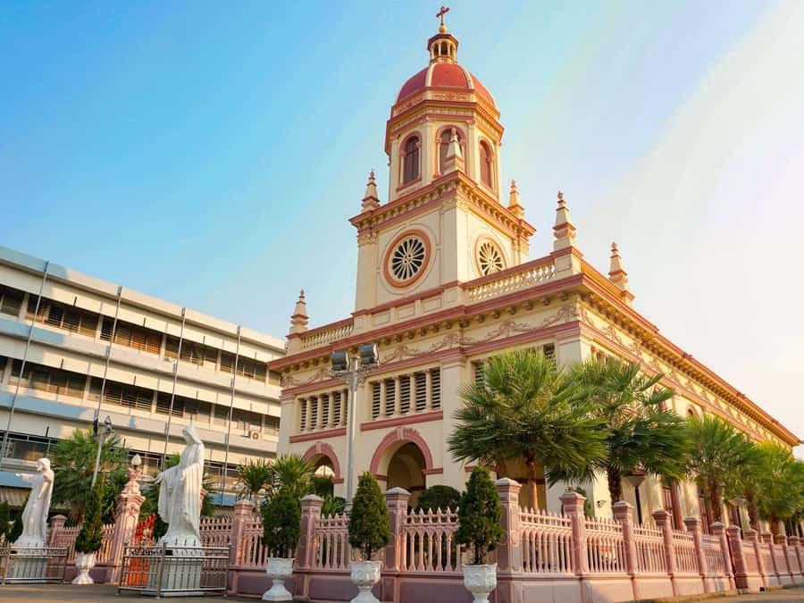 Bangkok: Half-Day Local Lives & Food Tour by Bike with Lunch - Wat Paknam Phasi Charoen: green stupa and the tallest Buddha