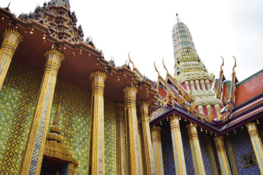 Bangkok: Half-Day Temple and Grand Palace Private Tour - Wat Trimitr and the Golden Buddha: How One Statue Changes Your Whole Perspective