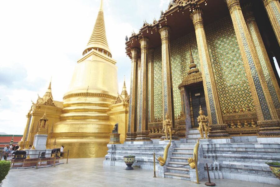 Bangkok: Half-Day Temple and Grand Palace Private Tour - Private Guide Value: Why the Explanations Matter More Than You Think