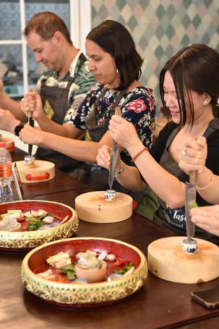 Bangkok: Hands-on Thai Cooking Class & Market Tour in Sathon - House of Taste Thai Cooking School: what this setup gets right