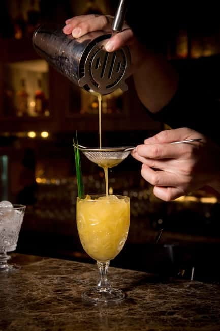 Bangkok Heightz The Continent Hotel - The rooftop vibe: luxurious, relaxed, and good for celebrations
