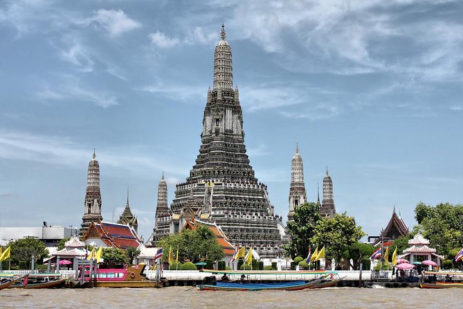 Bangkok Heritage Highlights: Grand Palace & Three Temples Tour - Wat Arun at the river (Temple of Dawn): why this stop feels different