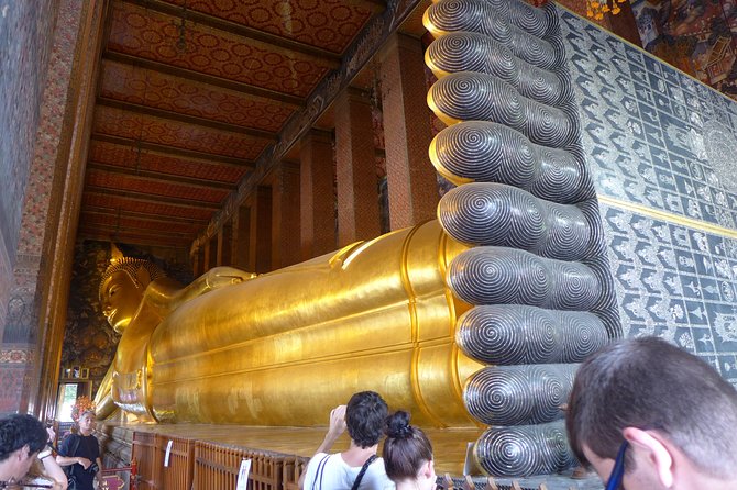 Bangkok Heritage Highlights: Grand Palace & Three Temples Tour - What happens if Grand Palace or Wat Phra Kaew are closed: the Wat Traimit swap