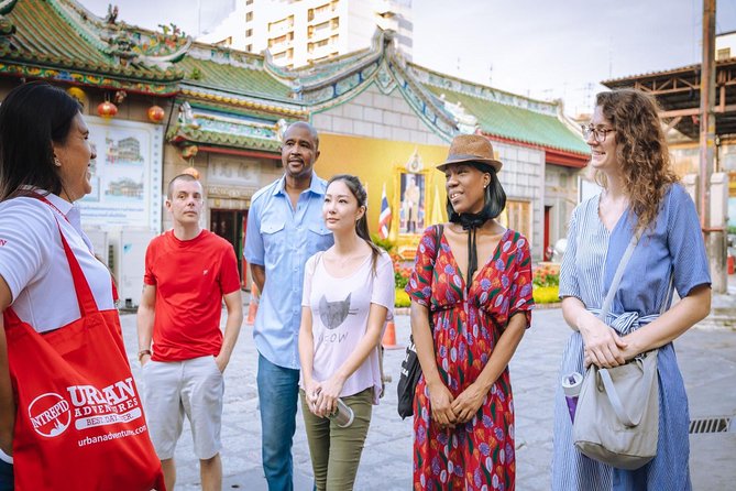 Bangkok Hidden Gems: Talad Noi, Chinatown & Street Food Tour - Chow Sue Kong Shrine: a quiet pause with blessings for well-being