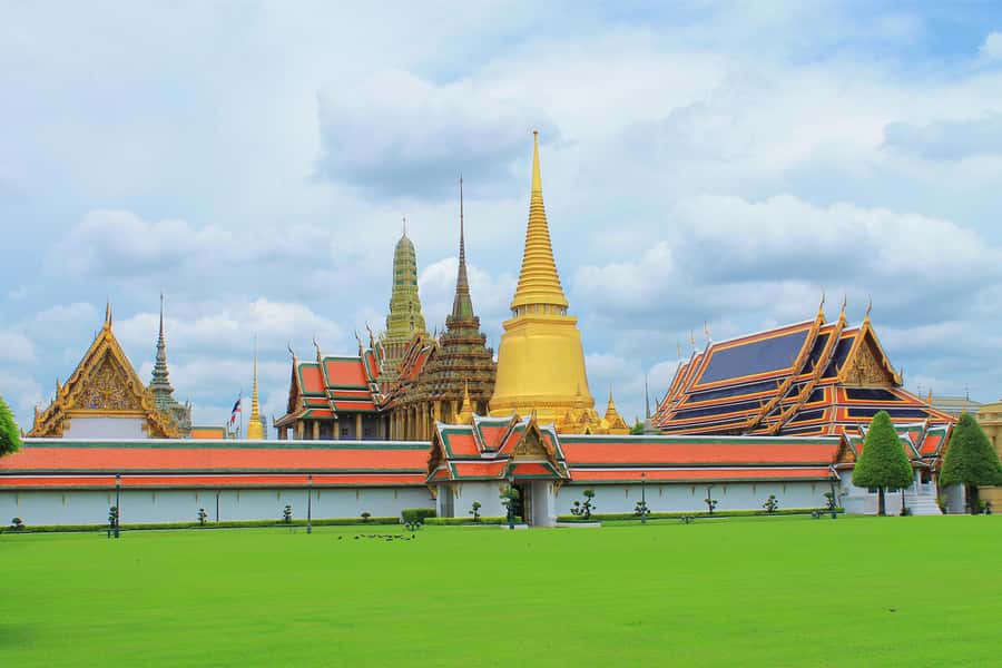 Bangkok: Highlights, Temples, and Canal Tour with Lunch - Wat Phra Kaew and the Grand Palace: sacred rules before you take photos