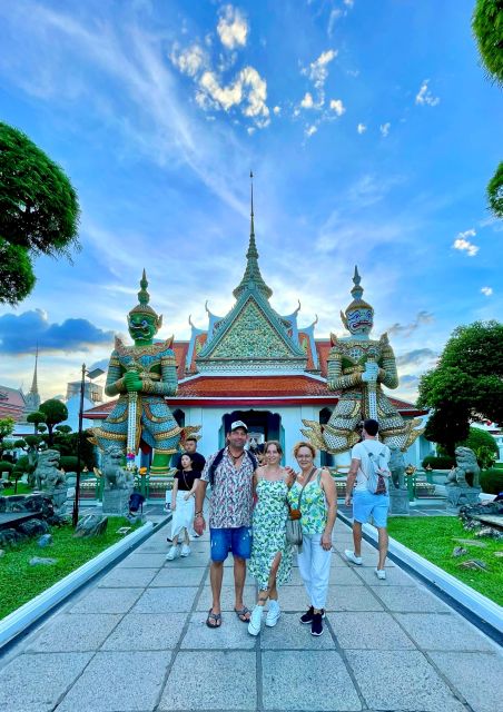 Bangkok: Highlights with Food Tour & Sunset in Wat Arun - Chinatown street food: snacks that turn into a real meal