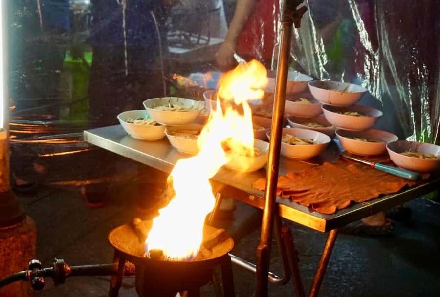 Bangkok: Highlights with Food Tour & Sunset in Wat Arun - Who should book this (and who should skip it)