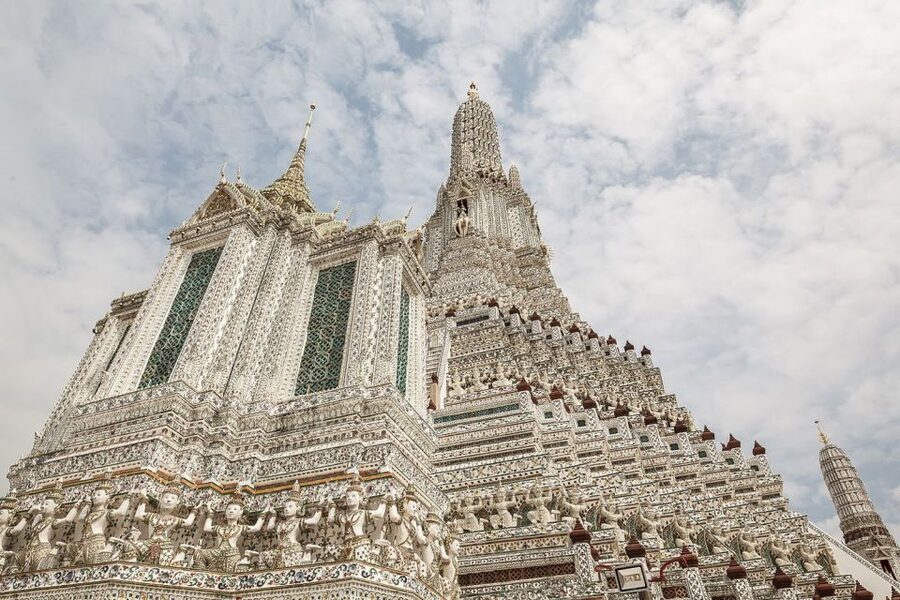 Bangkok: Historical Temples Tour & Hidden Bar at Sunset - Pak Khlong Talat: flowers, photos, and the city’s daily rhythm