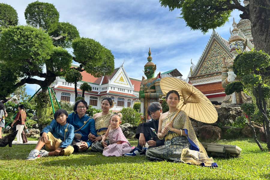 Bangkok in a Day: Must-Visit Highlights Tour with a Guide - Wat Pho, the Reclining Buddha, and the market stop that feels like real Bangkok