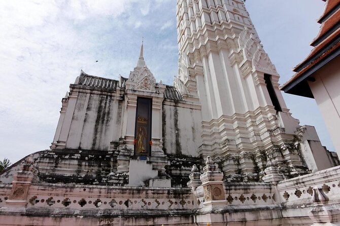 Bangkok Instagram Floating City Tour with Heritage Cruise - Wat Rakhang: Temple of the Bells, short and photogenic
