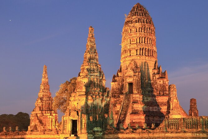 Bangkok Instagram Floating City Tour with Heritage Cruise - Wat Arun: the Temple of Dawn costume photoshoot