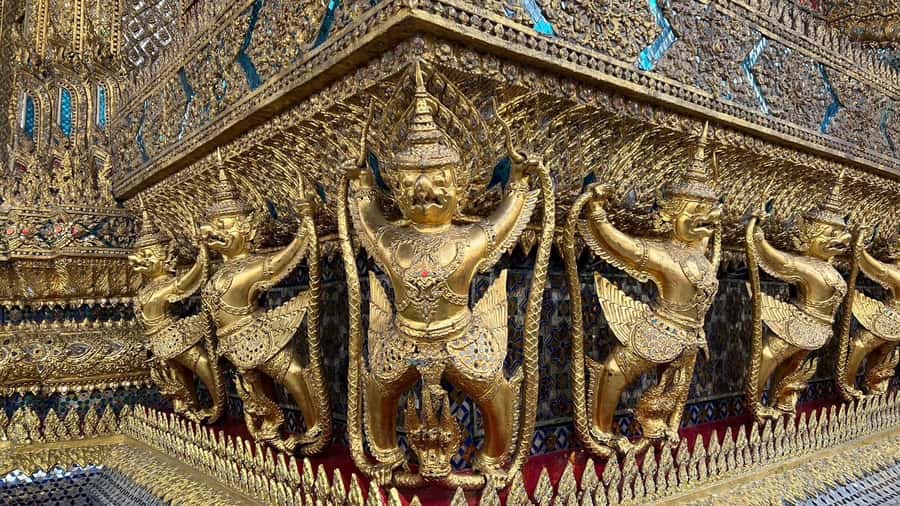 Bangkok: Kid On Tour Grand Palace and Emerald Buddha - Who this tour is best for (and who should skip it)
