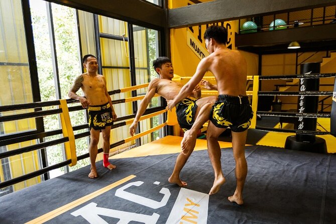 Bangkok:Learn 1-1 Muay Thai + Free Muaythai Shorts & Hotel Pickup - The session flow: what 15 minutes of instruction turns into