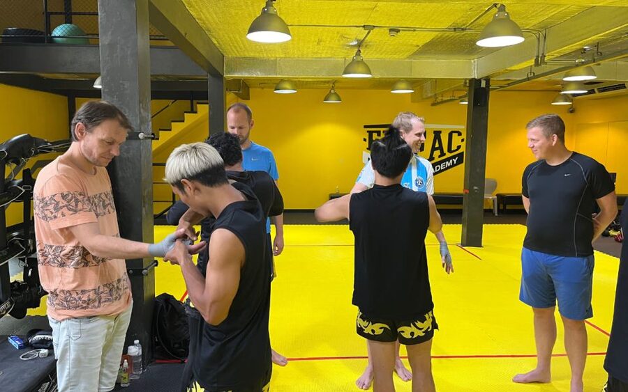 Bangkok: Learn 1-1 Muay Thai + Free Muaythai Shorts & Pickup - Getting there without wasting energy: BTS, MRT, and pickup options