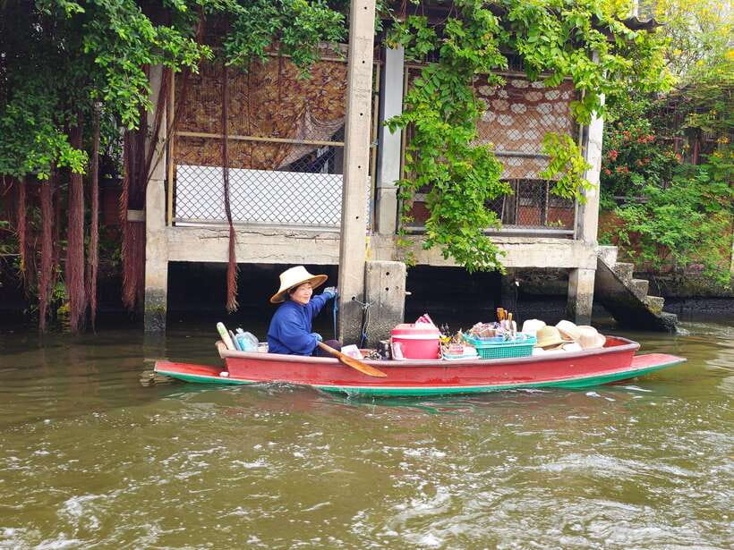 Bangkok Long Boat Canal a Big Buddha & Culture Markets Tour - Walking the Canal-Side Old Paths: Village Life Near Wat Kampeng and Wat Kuhasawan