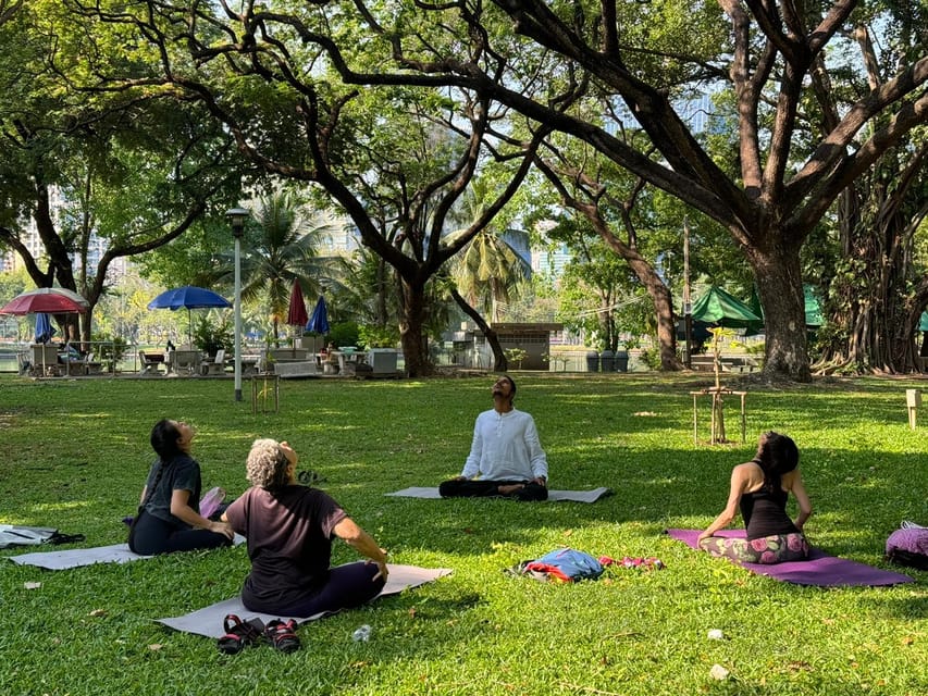 Bangkok: Lumpini Park Yoga Experience - Who should book this yoga experience?