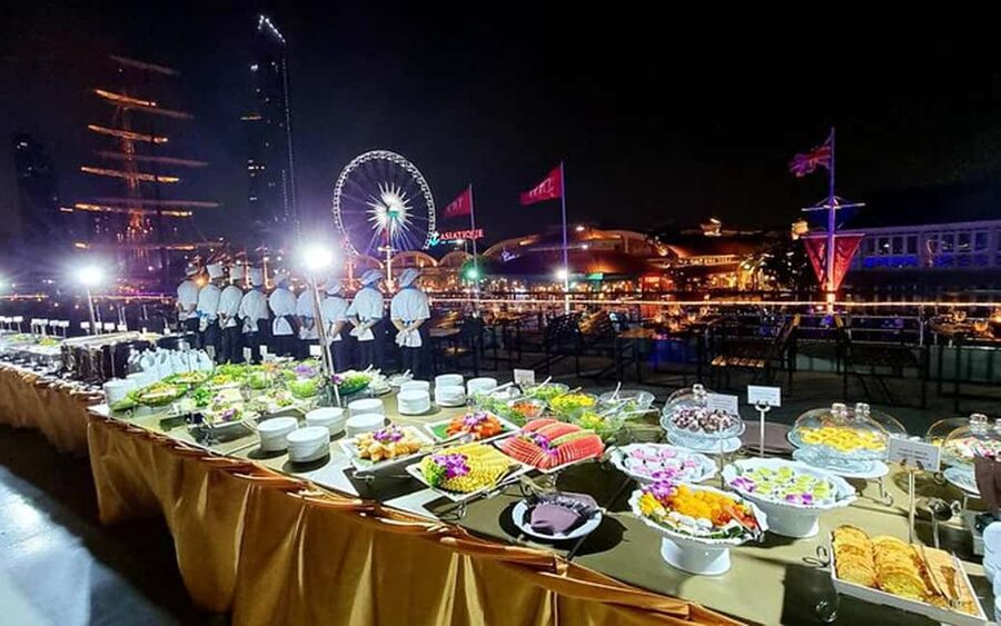 Bangkok: Luxury White Sunset or Dinner Cruise with Beer - What you eat and drink: seafood buffet plus free-flow options