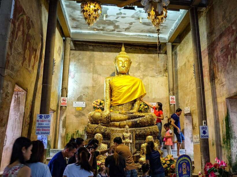 Bangkok: Maeklong Railway & Amphawa Floating Market Day Trip - Should you book the Bangkok Maeklong and Amphawa day trip?