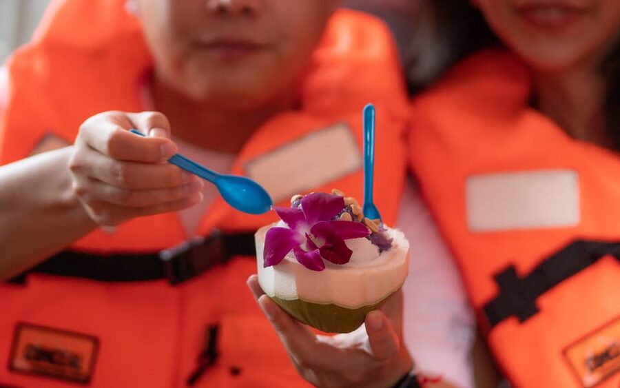 Bangkok: Maeklong Railway Market and Amphawa Floating Market - Who should book this trip, and who should rethink it