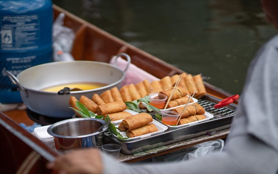 Bangkok: Maeklong Railway Market and Amphawa Floating Market - Food and souvenirs: what to eat, what to buy, and what to skip