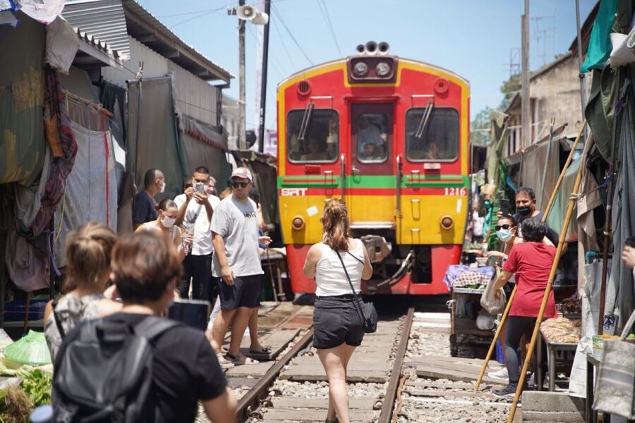 Bangkok: Maeklong Railway Market & Floating Market Tour - Price and value: is $32 a good deal?