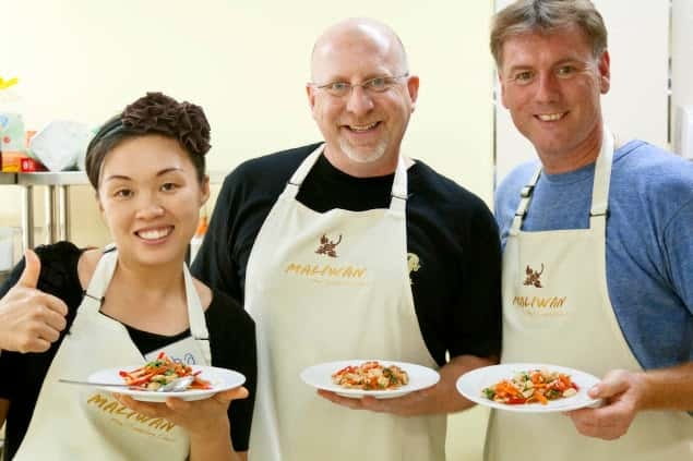 Bangkok: Maliwan Thai Cooking Class with Market Tour - Practical Tips for a Smooth Market-to-Kitchen Day