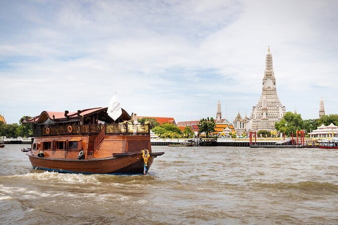 Bangkok Manohra Cruise Sunset Dining on Chao Phraya River - Meeting on the Chao Phraya: where this cruise really starts