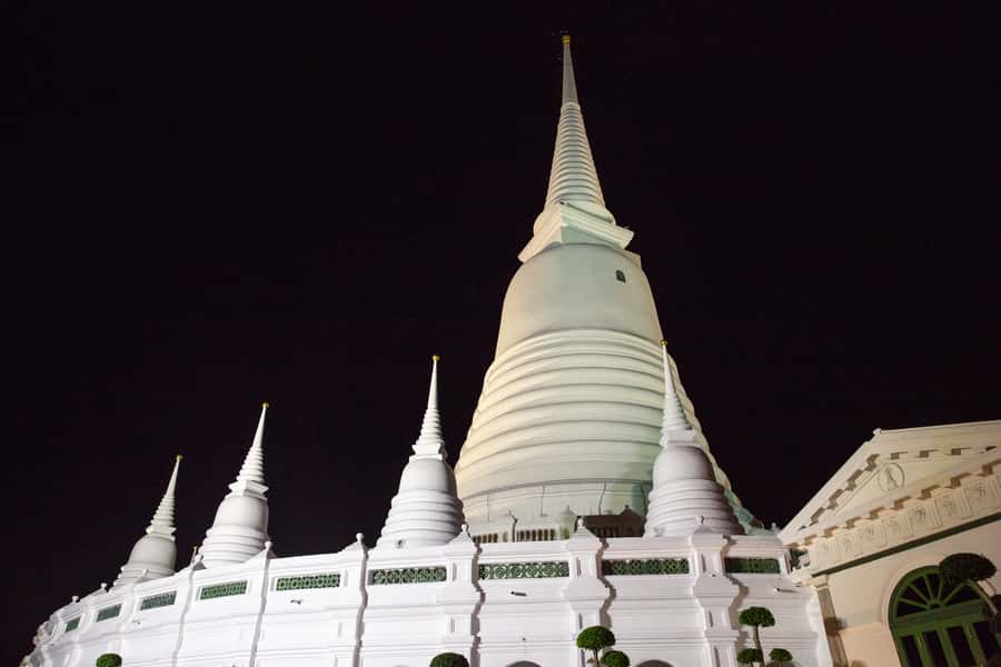 Bangkok: Markets, Temples and Food Night Tour by Tuk Tuk - Flower Market at Night: When the City Smells Sweet
