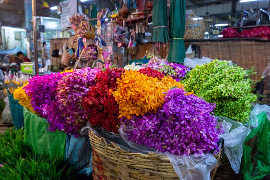 Bangkok: Markets, Temples and Food Night Tour by Tuk Tuk - Wat Prayoon After Dark: UNESCO Grounds Without the Daytime Rush