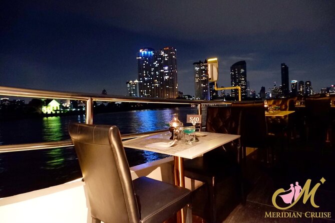 Bangkok Meridian Dinner Cruise from ICONSIAM - Getting there and leaving after: the Iconsiam crowd problem