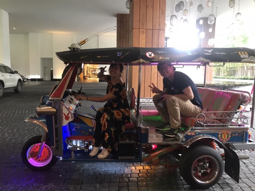 Bangkok: Michelin Guide Street Food Tour by Tuk Tuk - Transportation and Comfort: Tuk Tuk Fun With Real Foot Traffic