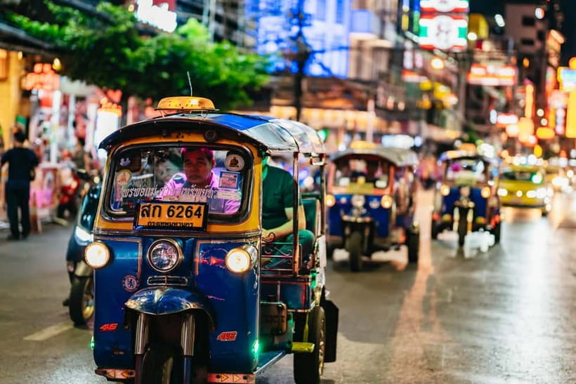 Bangkok: Midnight Food Tour by Tuk-Tuk - Rooftop beer with Wat Arun across the river