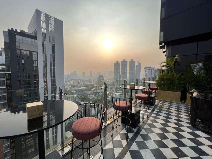 Bangkok: Mojjo Rooftop Lounge & Bar Food & Beverage Package - Skyline Nights at Mojjo Rooftop, Skyview Hotel’s 32nd Floor