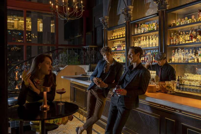 Bangkok: Mojjo Rooftop Lounge & Bar Food & Beverage Package - Live music and the rooftop vibe: how the evening feels