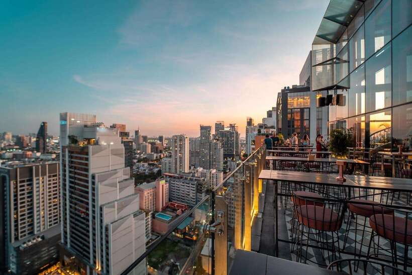 Bangkok: Mojjo Rooftop Lounge & Bar Food & Beverage Package - Price value check: is $31 per person worth it?