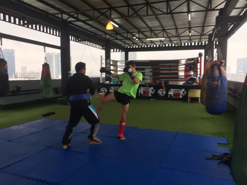 Bangkok: Muay Thai Boxing Class for Beginners - Practical Stuff: What to Wear, Bring, and Plan for Hot Rooftop Training