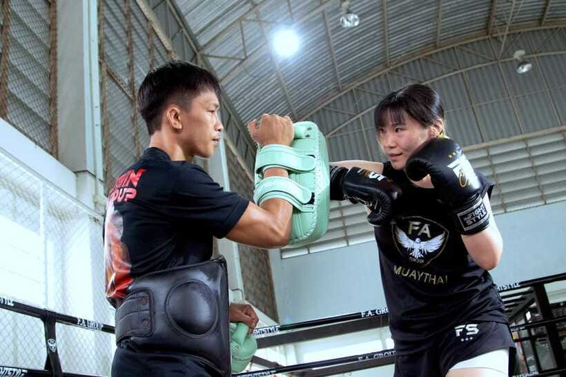 Bangkok: Muay Thai Boxing Introduction Class for Beginners - Equipment and Included Perks: Gloves, Wraps, Shower Access