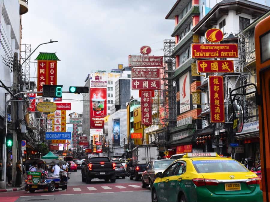 Bangkok: Must-See Highlights & Hidden Gems Private Day Tour - Guide Quality Matters: When Your Day Adjusts to Heat and Kids