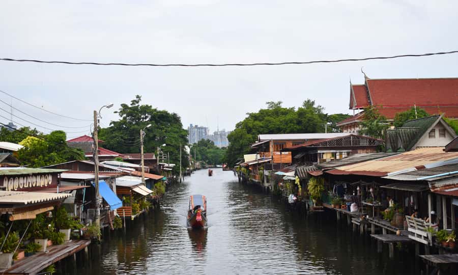 Bangkok: Must-See Highlights & Hidden Gems Private Day Tour - Yaowarat Street Chinatown: Food, Temples, and Places of Worship
