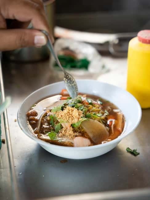 Bangkok: Must-Try Hidden Bike & Food Experience - Bakery break, dessert tasting, and seasonal fruit timing