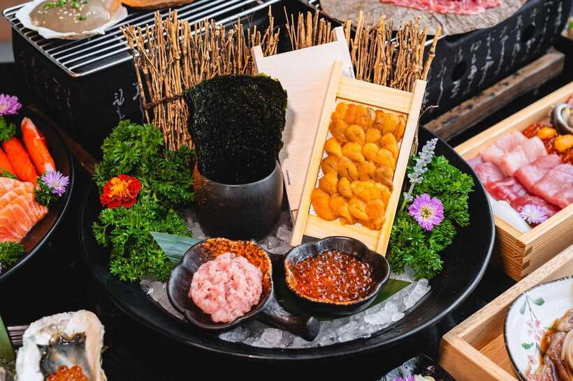 Bangkok: NAMA Japanese and Seafood Buffet Dinner - Japanese Hot Dishes and Sushi Rolls for Mixed Groups