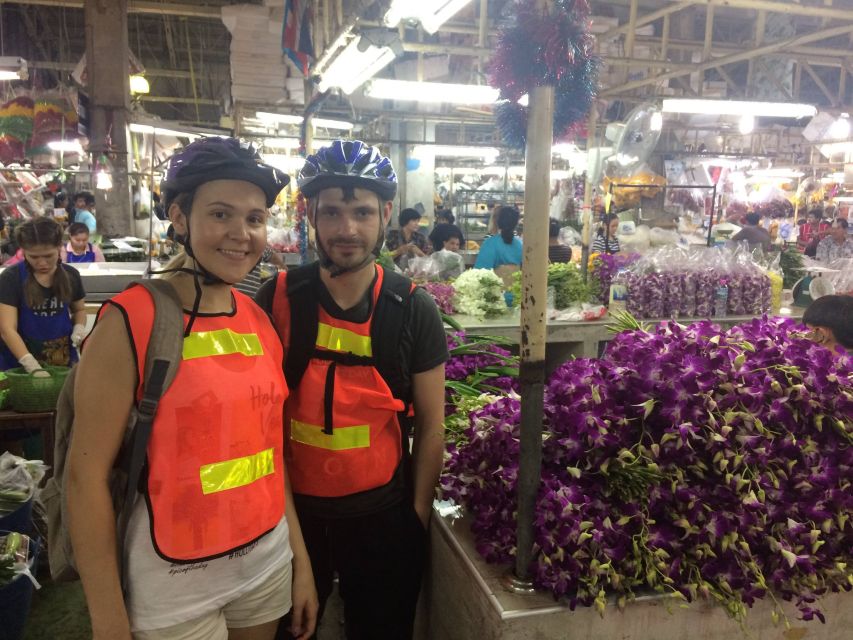 Bangkok: Night Bike Ride and Dinner at a Local Restaurant - Wat Arun After Dark: Photo Stop With the Ferry on the Way