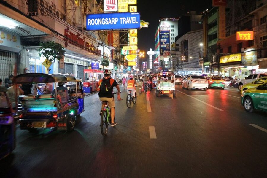 Bangkok: Night Bike Ride and Dinner at a Local Restaurant - Chinatown by Bike: Neon Streets, Market Alleys, Street Food Energy