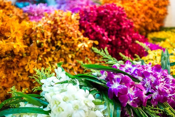 Bangkok: Night Bike Tour with Temples & Flower Market Visit - Democracy Monument, Khao San, and the Old City shortcuts