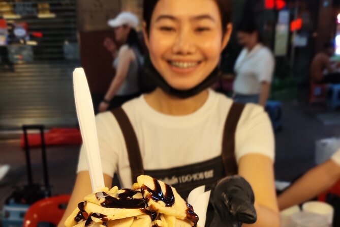 Bangkok Night Eats by Tuk Tuk - Hotel-pickup & Dinner - Stop 3: Banthat Thong Road Night Market for Street Snacks