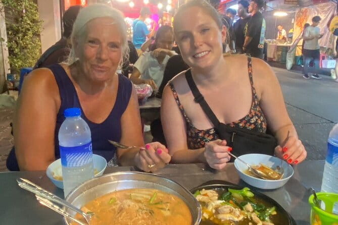 Bangkok Night Food Tour By Tuk Tuk - The 4-hour route: Wongwian Yai, temples, flowers, Chinatown, then the river view