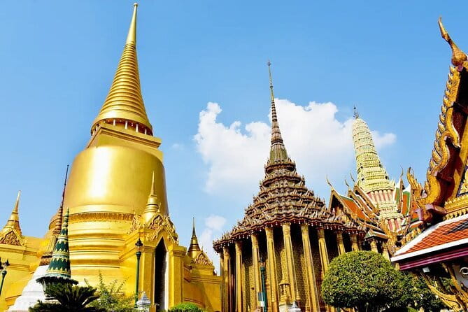 Bangkok Night Food Tour By Tuk Tuk - Dinner at Khrua Khun Kung: the stop where the tour handles the meal