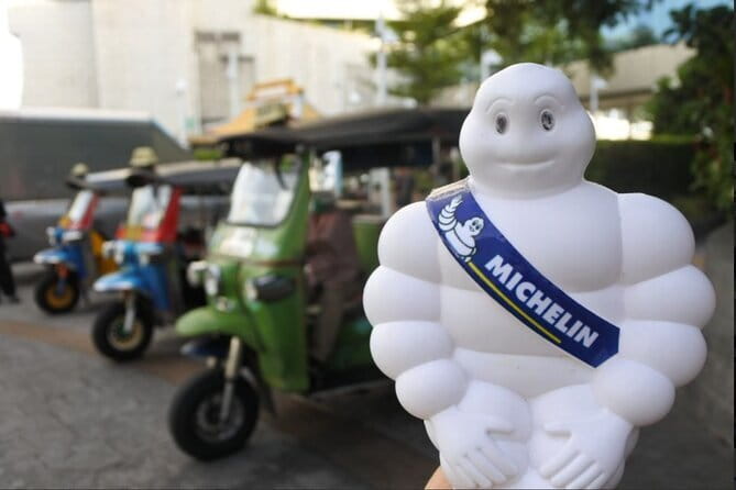 Bangkok Night Food Tour By Tuk Tuk - Chinatown Market in Bangkok: where the pace speeds up
