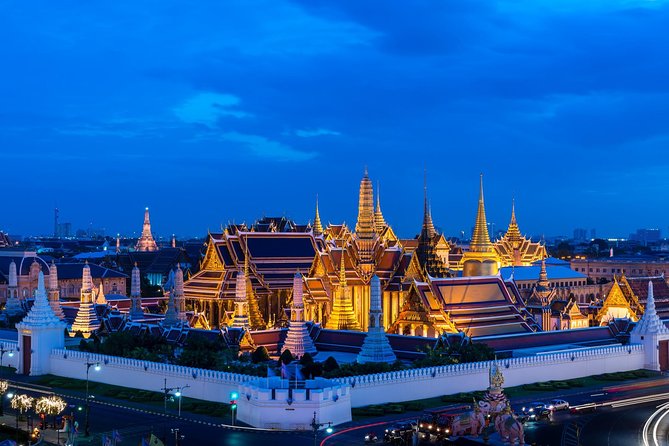 Bangkok Night Lights: Temple & City Tour by Tuk Tuk (SHA Plus) - Chinatown dinner at Yaowarat: the street-food payoff